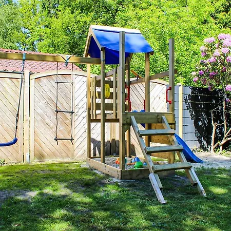 펜션 In Haren With Sauna