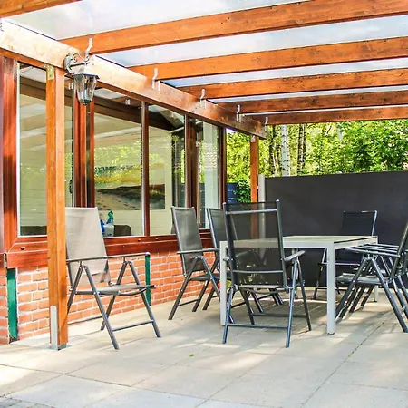 펜션 In Haren With Sauna 당케른